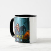 Bigfoot Sasquatch In The Woods Coffee Mug (Devant gauche)
