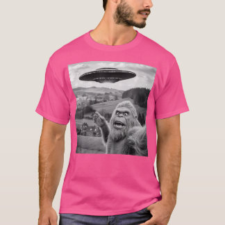 Bigfoot-selfie met buitenaardse UFO-grappige gesch T-shirt