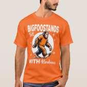 Bigfoot staat hoog van vriendelijkheid t-shirt (Voorkant)