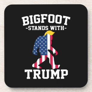 Bigfoot staat met Trump 2024 verkiezingen Bier Onderzetter
