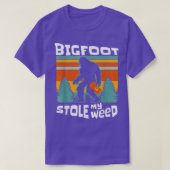 Bigfoot Stole My Weed Funny Retro Stoner Sasquatch T-shirt (Design voorkant)