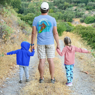 Bigfoot surfend Riding the Waves Fun Sasquatch T-shirt