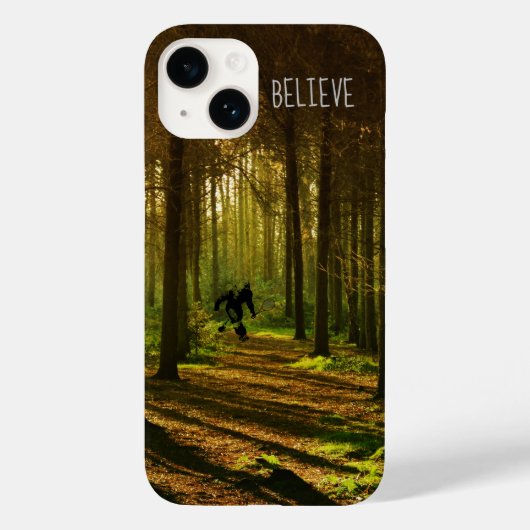 Bigfoot Tennis Player in Forest Case-Mate iPhone Case (Achterkant)