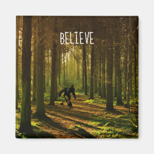 Bigfoot Tennis Player in Forest Magneet