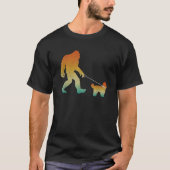 Bigfoot Walking Shih Tzu Funny Sasquatch Pet Dog T-shirt (Voorkant)