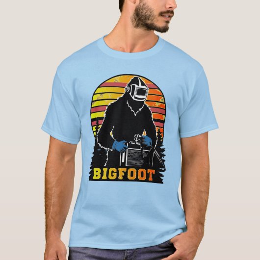 Bigfoot Welding Retro  Mythical Forest Desi T-shirt (Voorkant)