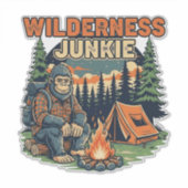 Bigfoot wildernis junkie retro ontwerp sticker (Voorkant)