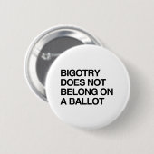 BIGOTERIE HOORT NIET OP EEN STEMBILJET RONDE BUTTON 5,7 CM (Voorkant /achterkant)
