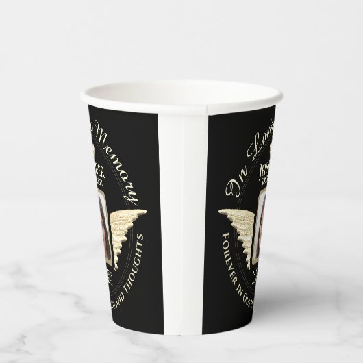 Bij het bewaren van geheugenfotoherinnering papieren bekers (Rechts)