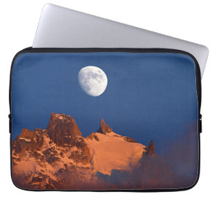 Bij zonsopgang Aiguille du Plan Chamonix, Frankr Laptop Sleeve
