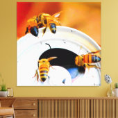Bijen op een blikje frisdrank canvas afdruk (Insitu (Woonkamer))