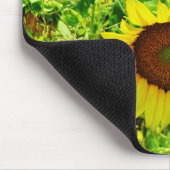 Bijen op gele zonnebloem muismat (Hoek)