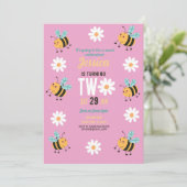 Bijen Verjaardag Uitnodiging Party Pink Daisy Two (Staand voorkant)