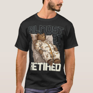 Bijna Gepensioneerde Beer in Pyjama Relaxerende Vi T-shirt
