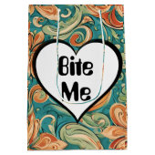 Bijt me Grappig Hart Swirly Retro Design Medium Cadeauzakje (Achterkant)