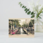 Bikes langs het Amsterdam kanaal Briefkaart (Staand voorkant)