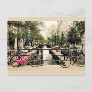 Bikes langs het Amsterdam kanaal Briefkaart