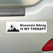 Biking van bergen is mijn therapie bumpersticker (Op auto)