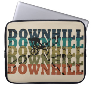 Biking van bergen naar beneden laptop sleeve