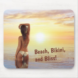 Bikini Meisje Poseren in het Zee bij zonsondergang Muismat