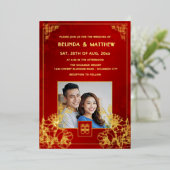 BILINGUAL Photo Red Gold Chinese Wedding Folie Uitnodiging (Staand Voorkant)