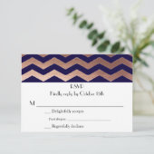 Bilingue Chic Rose Gold Chevron Wedding RSVP (Debout devant)