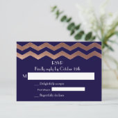 Bilingue Chic Rose Gold Chevron Wedding RSVP (Debout devant)