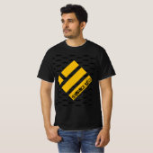 BINANCE USD CRYPTO CURRENCY LOGO T-Shirt (Voorkant volledig)