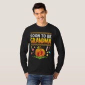 Binnenkort wordt oma kleine voetafdruk Halloween p T-shirt (Voorkant volledig)