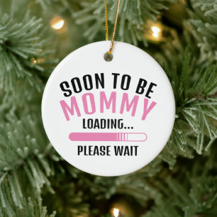 Binnenkort zal mama de aankondiging van de zwanger keramisch ornament