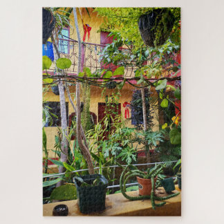 Binnenplaats met hangende planten legpuzzel