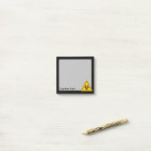 Biohazard pictogram post-it® notes (Op bureau)