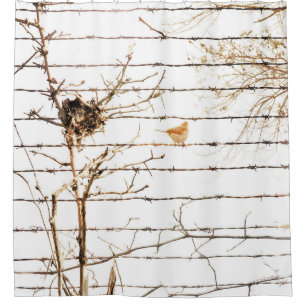 Bird Nest Branches Sparrow and Barbed Wire Natuur Douchegordijn