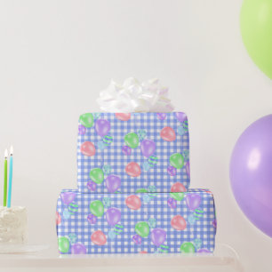 Birthday-ballonnen op blauw gingham-pakpapier cadeaupapier