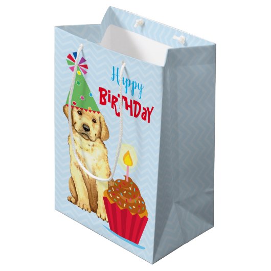 Birthday Cupcake Yellow Lab Medium Cadeauzakje (Voorkant Gekanteld)