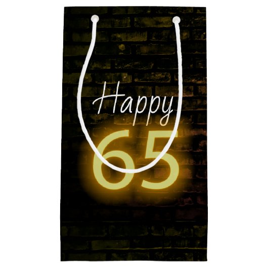 Birthday Neon 65 Sign on Brick Klein Cadeauzakje (Voorkant)