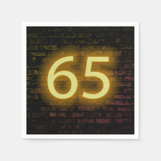 Birthday Neon 65 Sign on Brick Wall Servet (Voorkant)