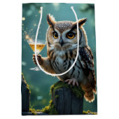 Birthday Owl Holding a Cocktail In a Forest Medium Cadeauzakje (Voorkant)