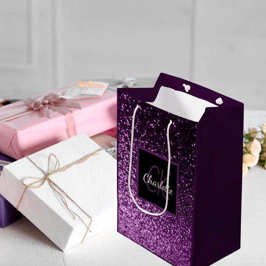 Birthday paarse roze glitter monogram luxe medium cadeauzakje