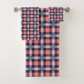 Birthday Surprise Towel Coral Navy Plaid Look (En situation)