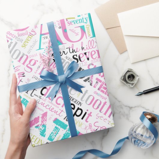 Birthday Word Cloud 70 roze ID266 Cadeaupapier (Geschenken)