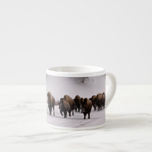 Bison in de winter espresso kop