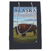Bison Scene - Chitina River Basin, Alaska Medium Cadeauzakje (Voorkant)