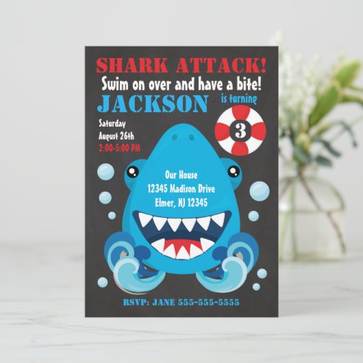 Bite de requin fête anniversaire Invitation (Debout devant)