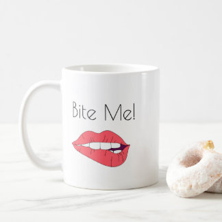Bite me! Illustratie van roze omringende liften Koffiemok