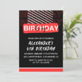 Black 4 anniversaire invitations garçon Fête Rouge (Debout devant)