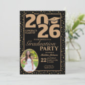 Black and Gold 2026 Photo Graduation Invitation (Debout devant)