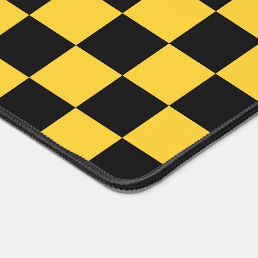 Black and gold checkerboard pattern (Coin)