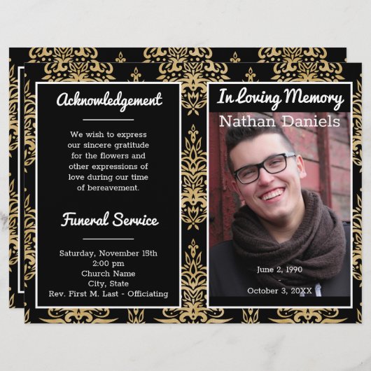 Black and Gold Damask Photo Funeral Program (Voorkant / Achterkant)