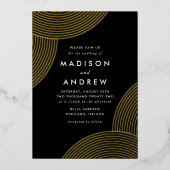 Black and Gold Geometric Swirls Wedding Folie Uitnodiging (Voorkant)